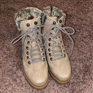 Combat zipper boots